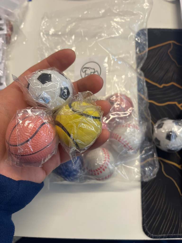 [CYX12] Pelotitas para perros
