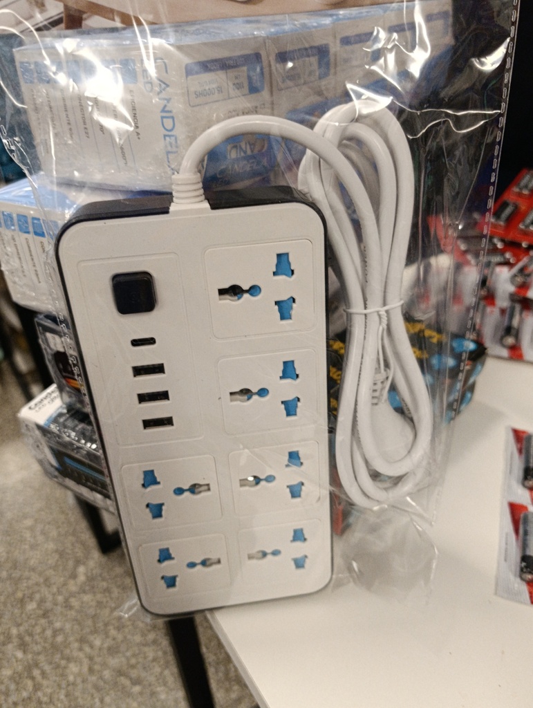 Zapatilla  6 entradas  + 3 USB +1 TIPOC