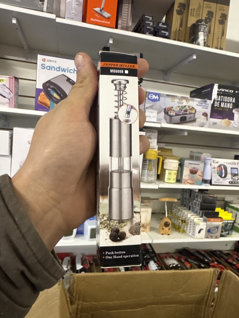[IT-EL537] Pimentero de acero manual a piston  Melech 19